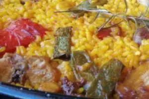 Spanish meat paella